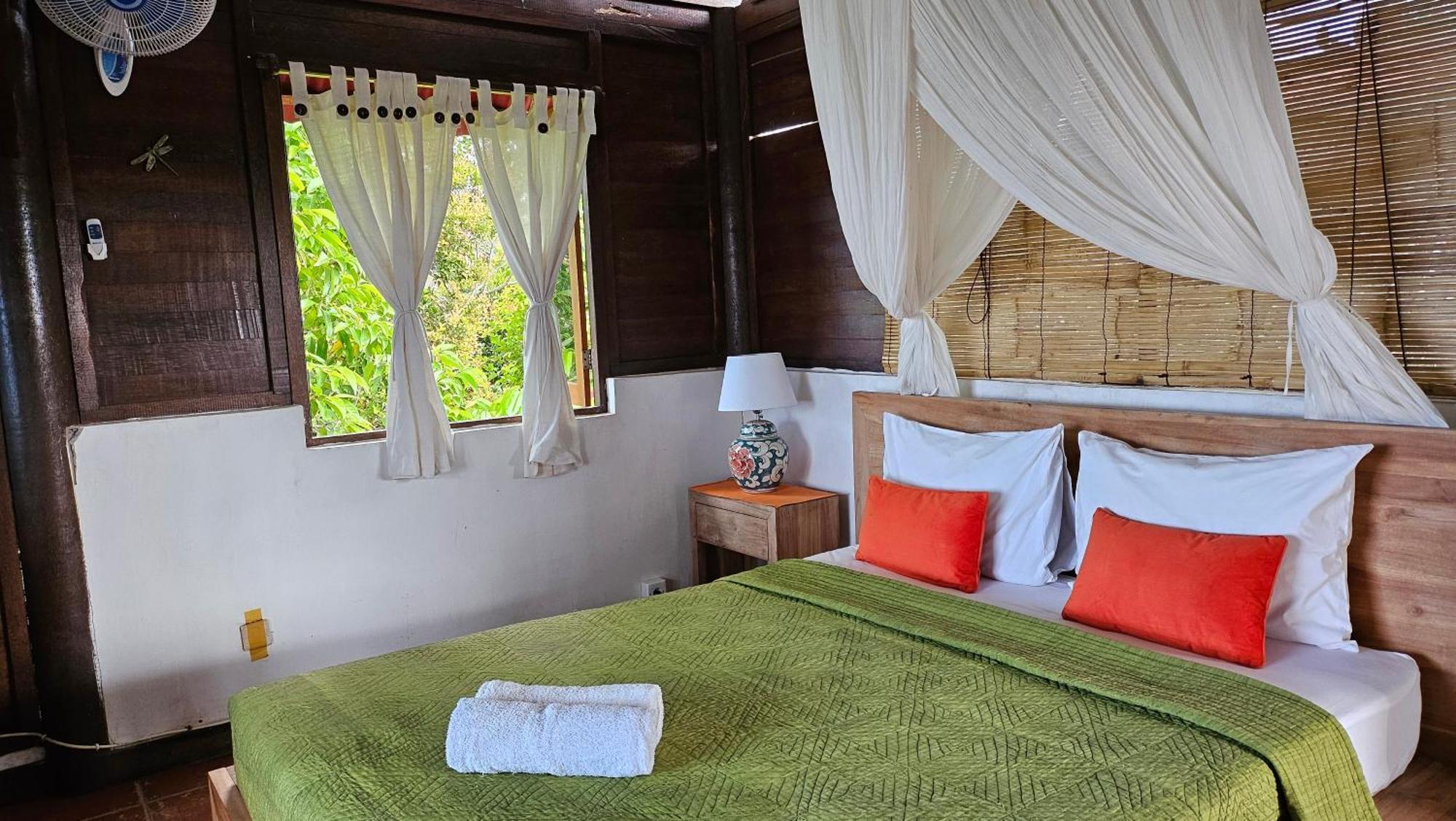 Pondok Pisces Bungalows Balian Beach Selemadeg  Экстерьер фото